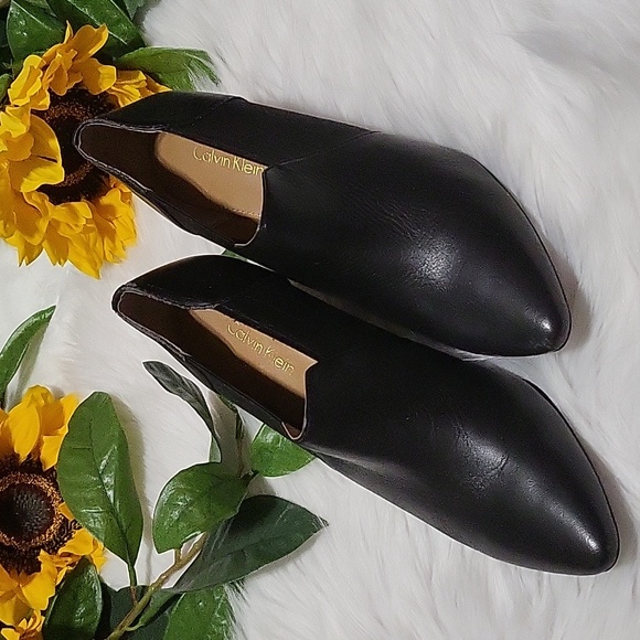 Calvin Klein - Picture 3 of 7